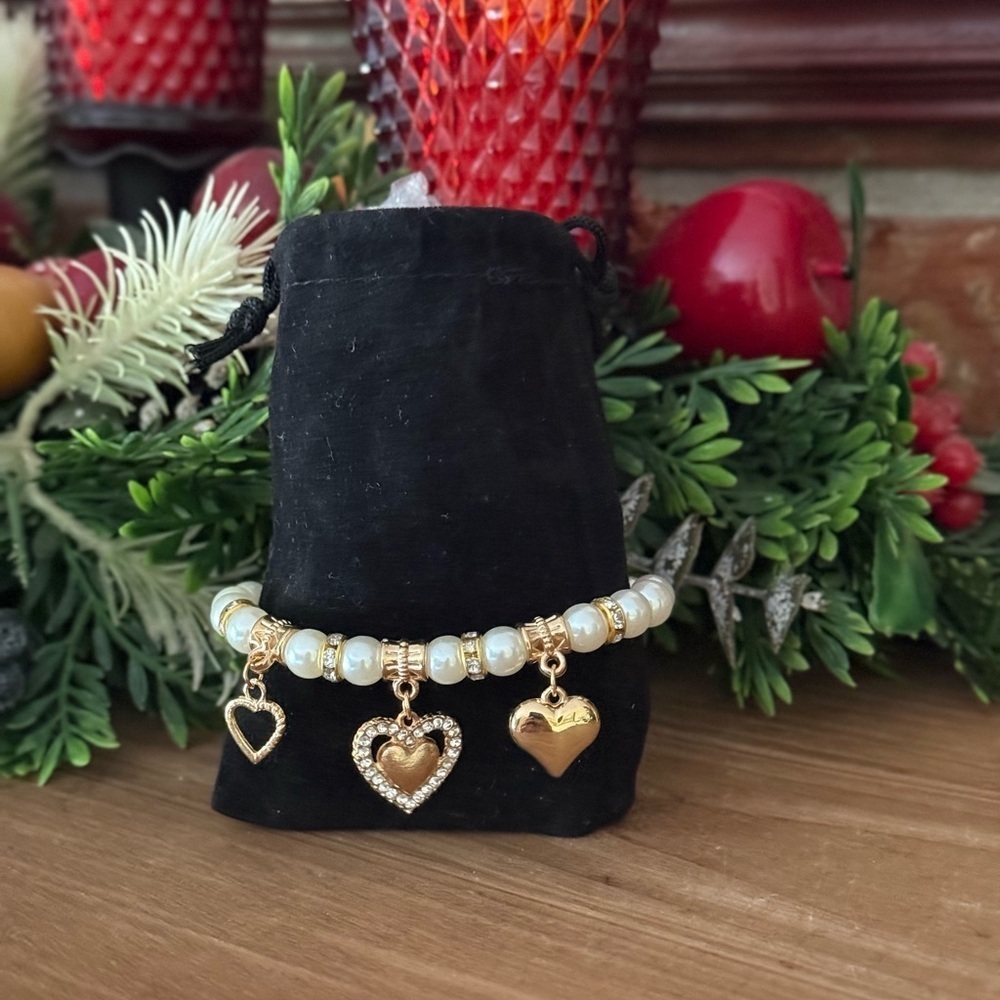Pearl Gold Heart Charm Bracelet